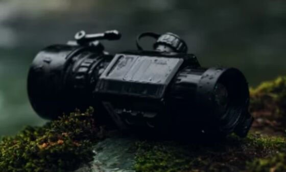 FW-C435F Thermal Monocular dengan jarak deteksi 1800m, layar OLED 1440×1080 dan daya tahan baterai 7,5 jam untuk penggunaan di luar ruangan